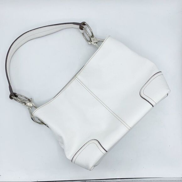 White Hobo Bag w/chunky Silver Rings‎ - Picture 3 of 16